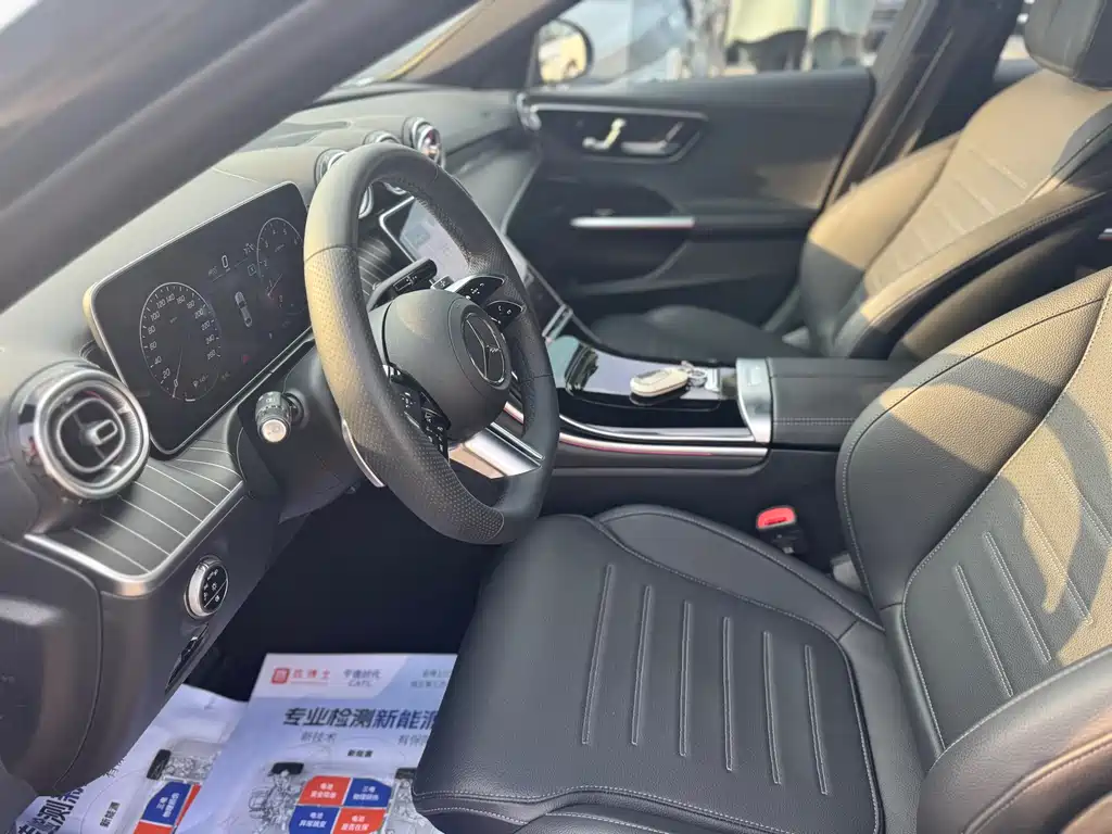 Mercedes-Benz C-Class 2023 — фото 17