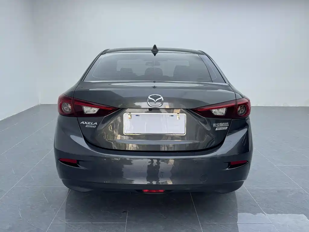 Mazda 3 Axela 2018 — фото 12