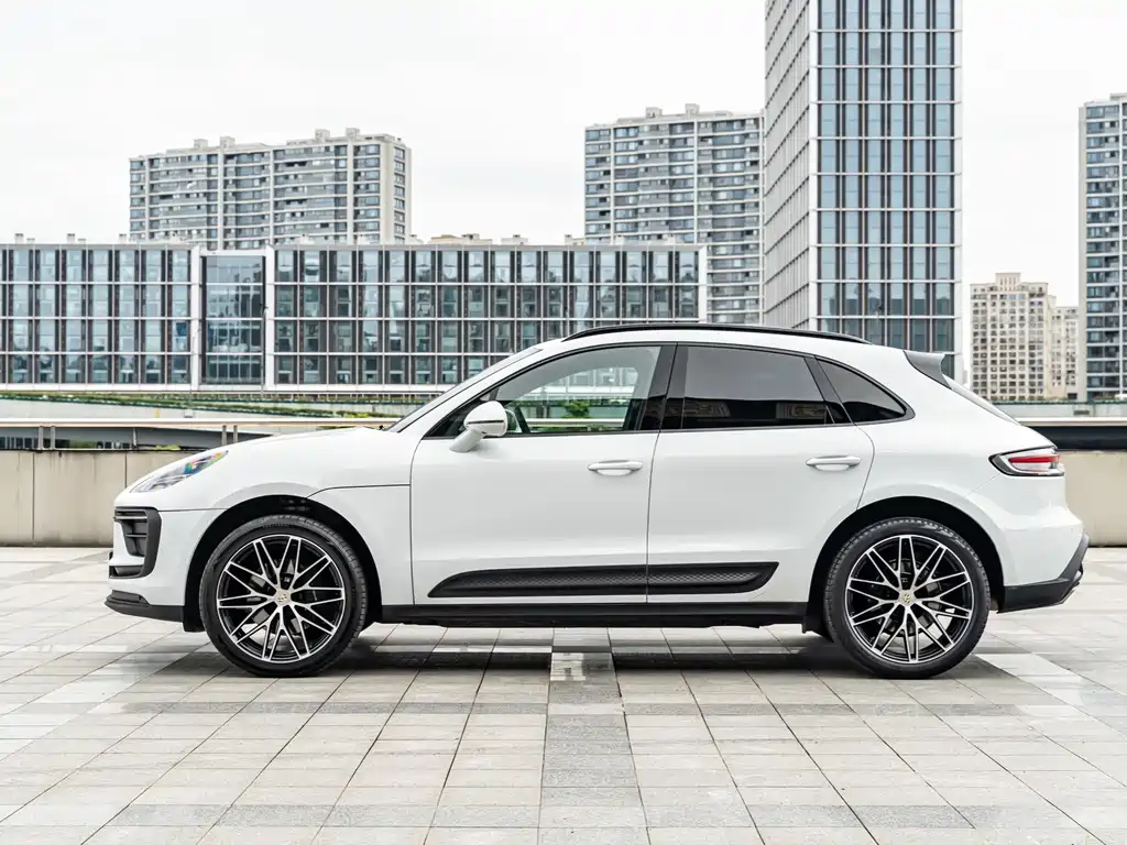 Porsche Macan 2023 — фото 7