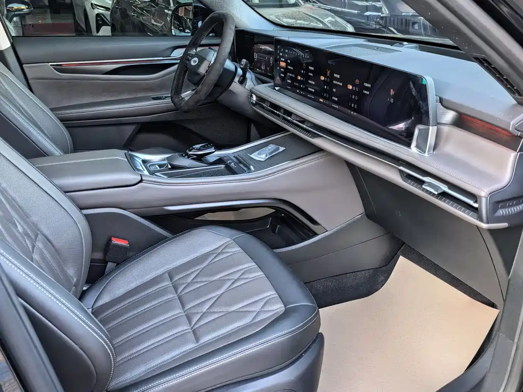 Ford Edge 2025 — фото 18