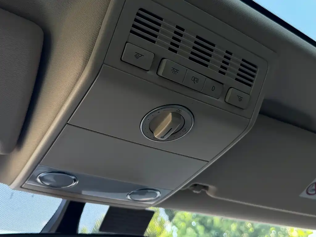 Volkswagen Multivan 2016 — фото 24
