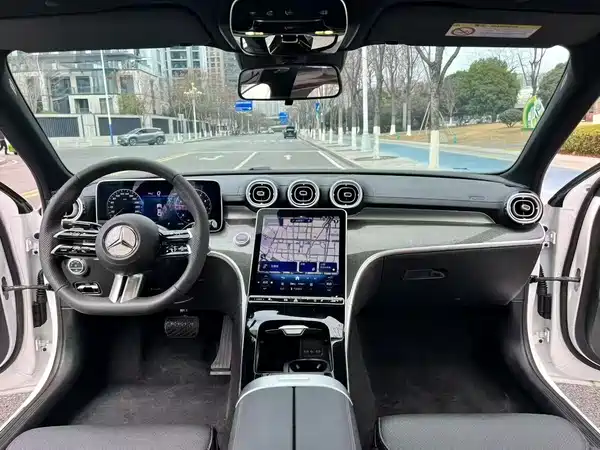 Mercedes-Benz C-Class 2025