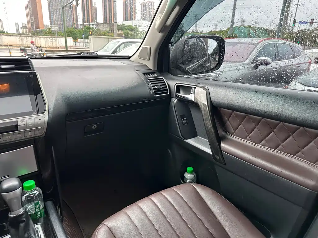 Toyota Prado 2015 — фото 11