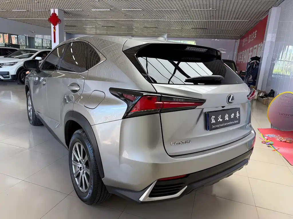 Lexus NX 2021 — фото 18
