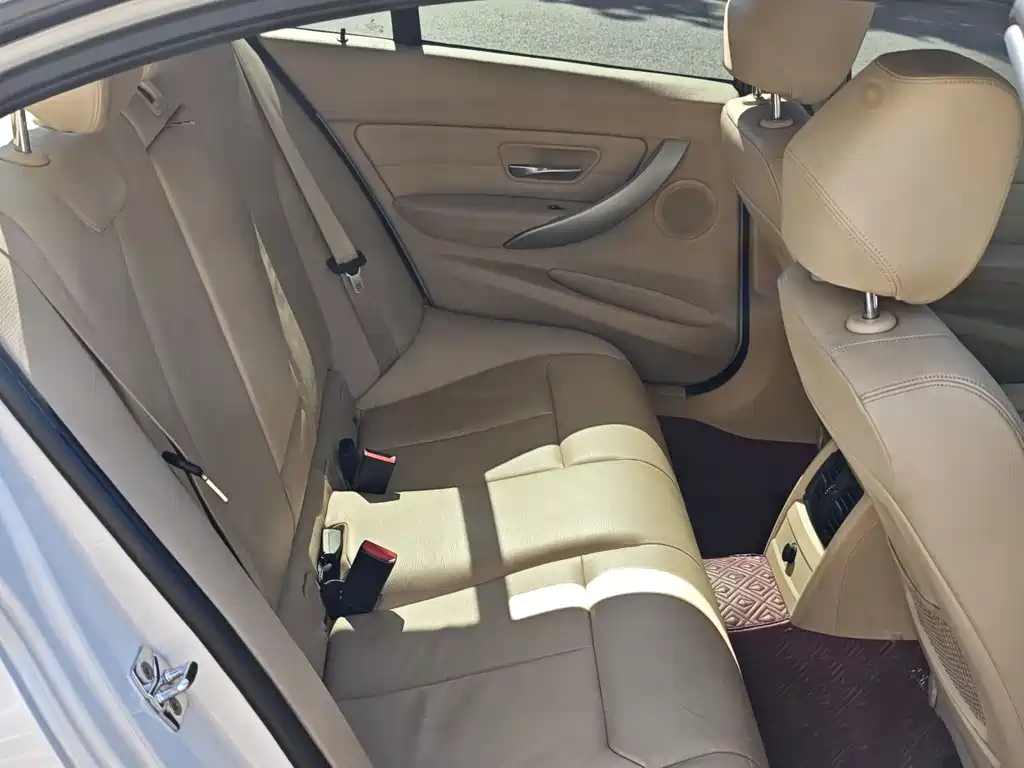 BMW 3 Series 2012 — фото 14