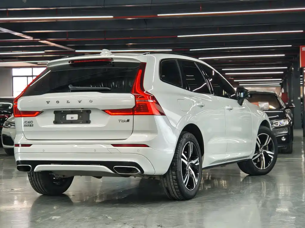 Volvo XC60 2020 — фото 3
