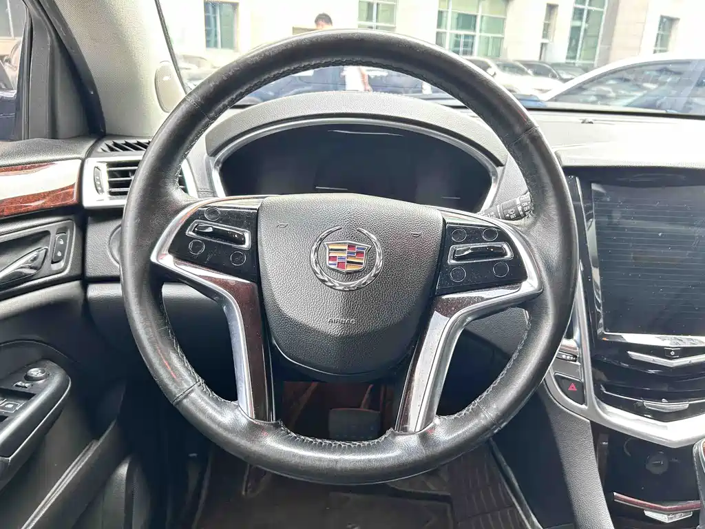 Cadillac SRX 2016 — фото 9