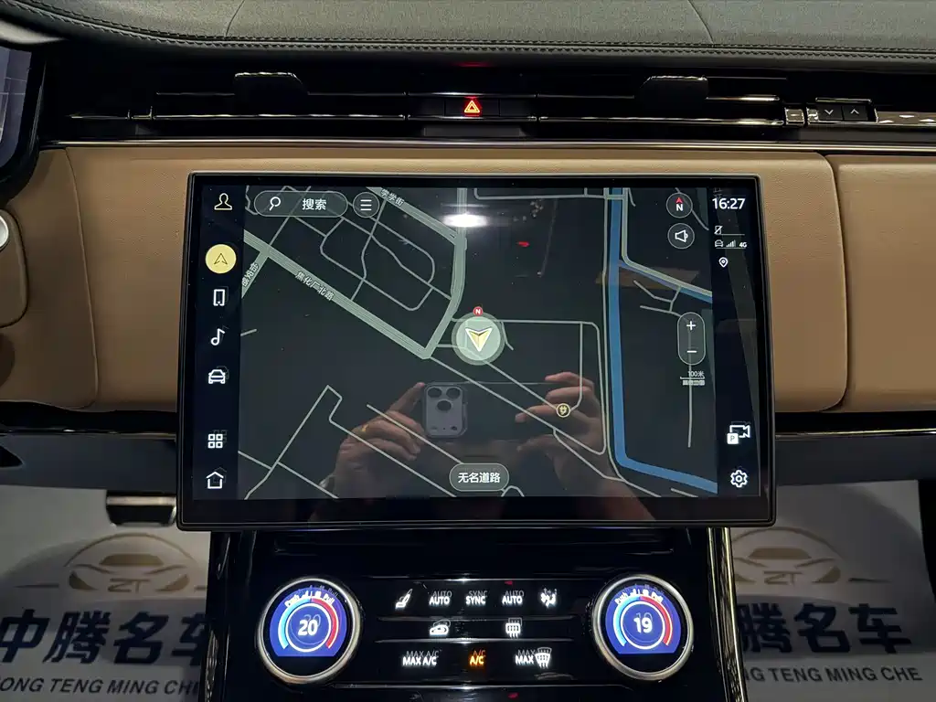Land Rover Range Rover Sport 2023 — фото 16