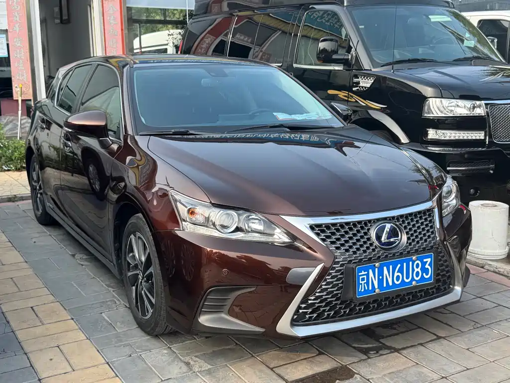 Lexus CT 2018 — фото 2