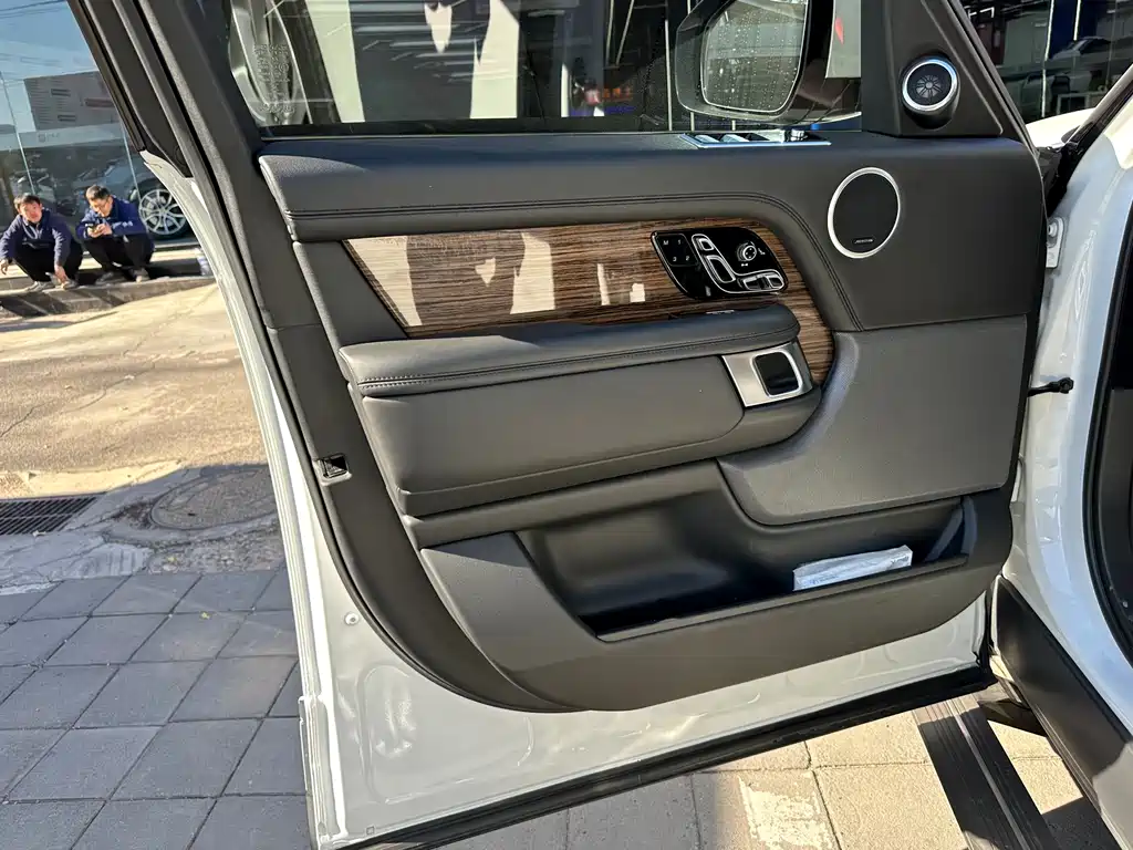 Land Rover Range Rover 2019 — фото 11