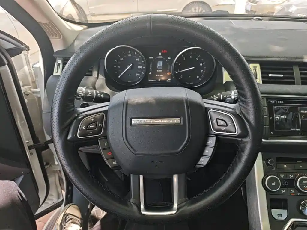 Land Rover Evoque 2017 — фото 11
