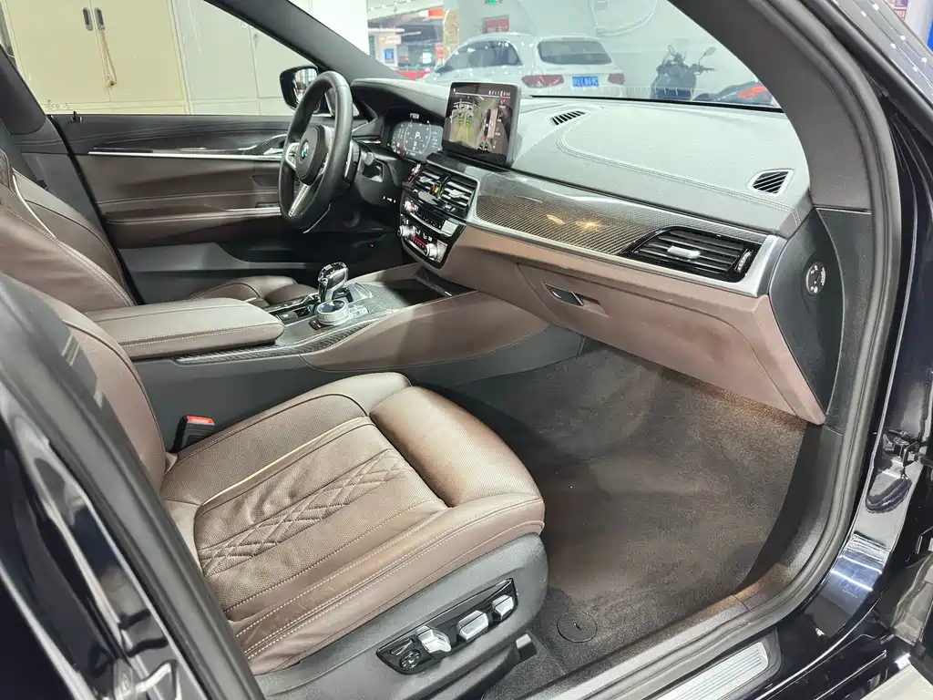 BMW 6 Series GT 2022 — фото 18