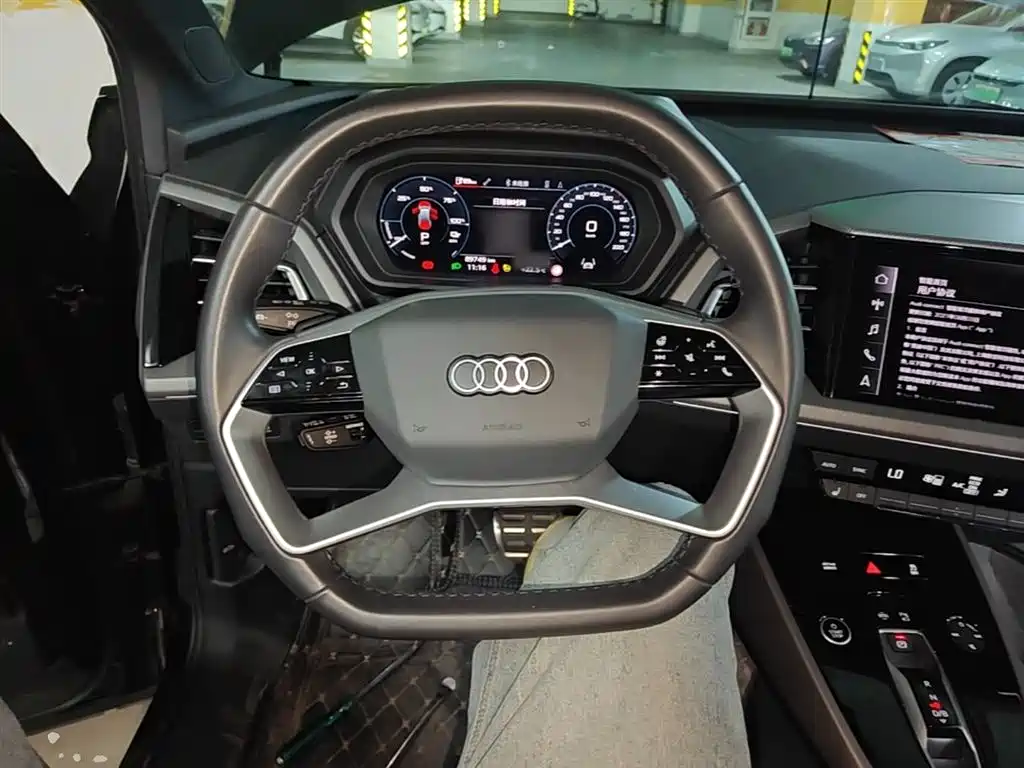 Audi Q5 e-tron 2023 — фото 11