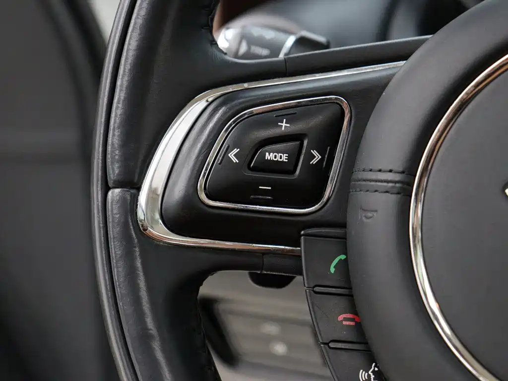 Jaguar XJ 2014 — фото 16