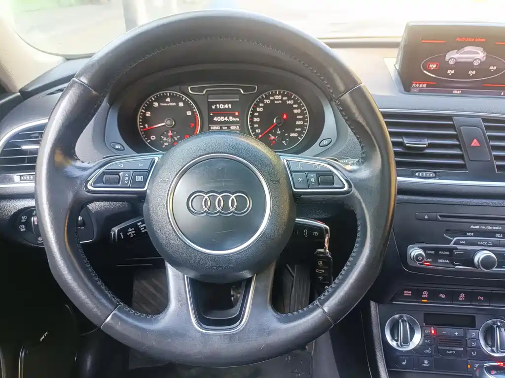 Audi Q3 2014 — фото 26