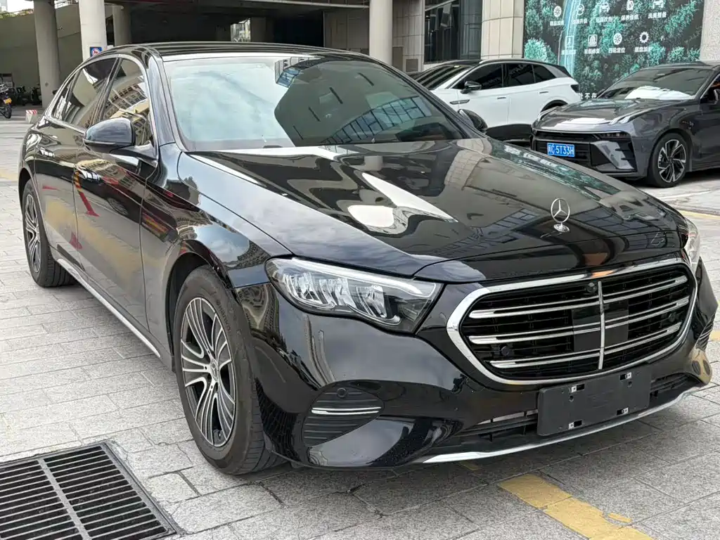 Mercedes-Benz E-Class 2025 — фото 3
