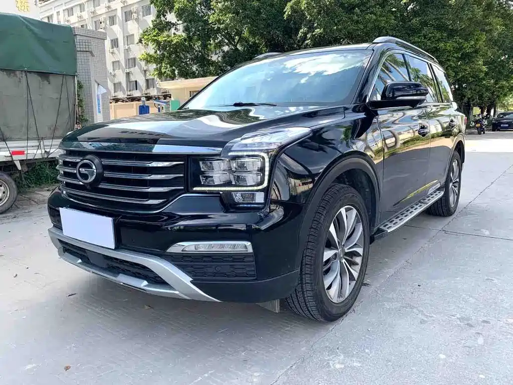 GAC Trumpchi GS8 2017 — фото 1