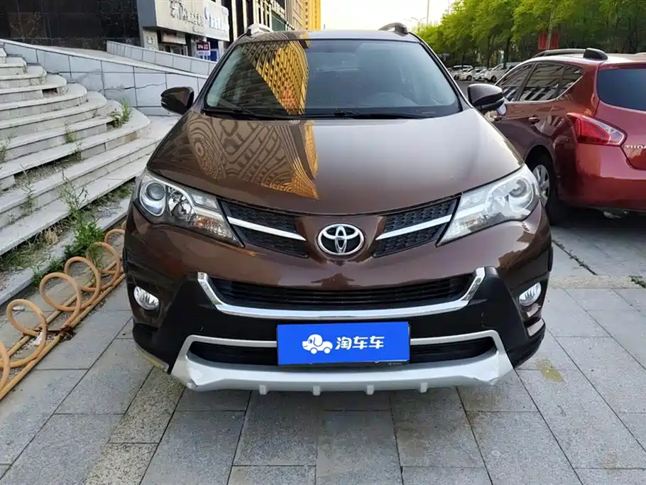 Toyota RAV4 2014 — фото 2