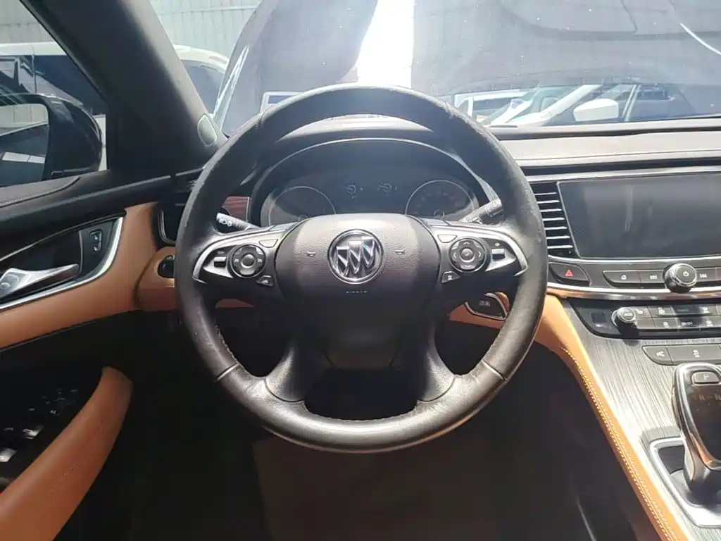 Buick LaCrosse 2018 — фото 11