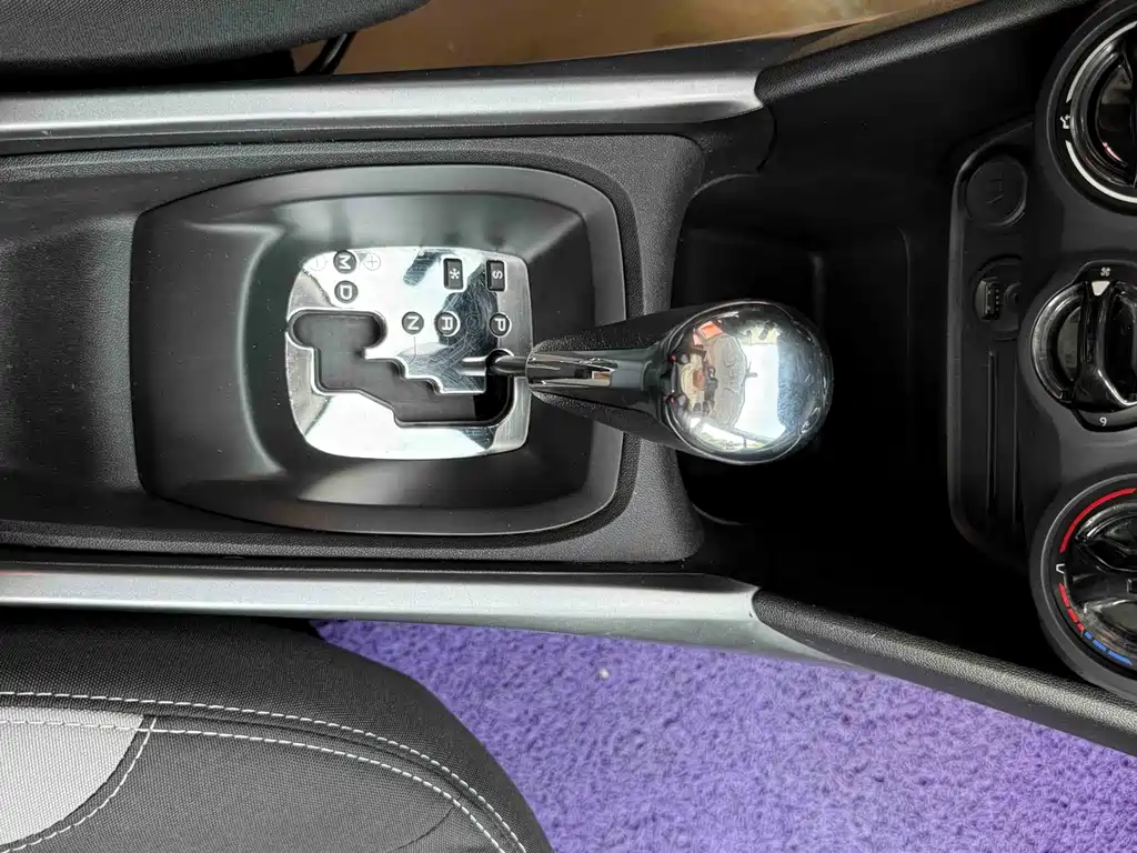 Peugeot 2008 2014 — фото 11