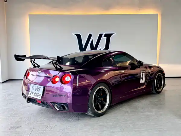 Nissan GT-R 2010