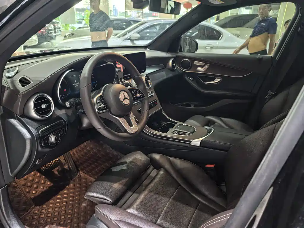 Mercedes-Benz GLC 2023