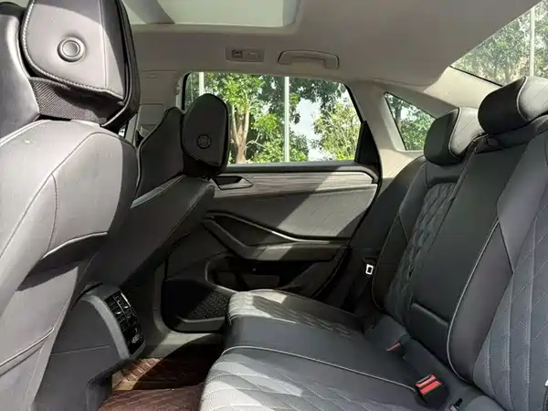 Volkswagen Sagitar 2023