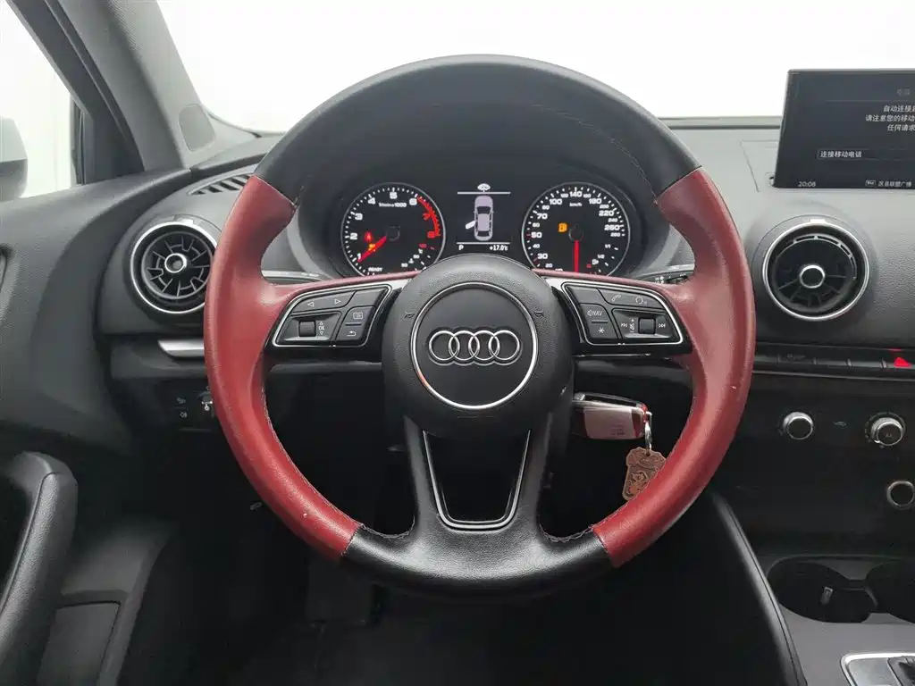 Audi A3 2019 — фото 11