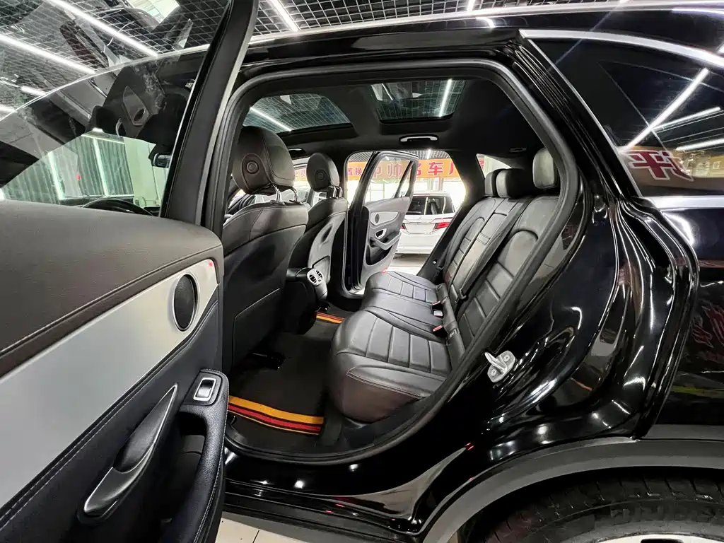 Mercedes-Benz GLC 2017 — фото 13
