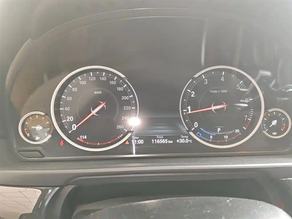 BMW 5 Series 2014 — фото 12