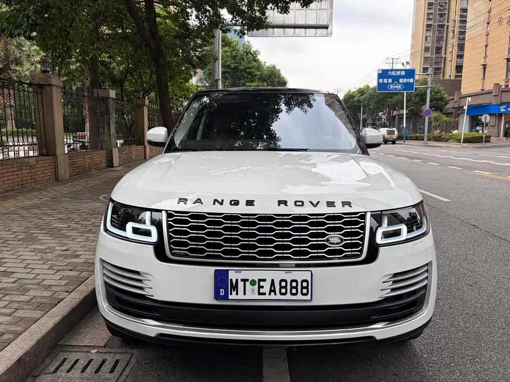 Land Rover Range Rover 2019 — фото 1