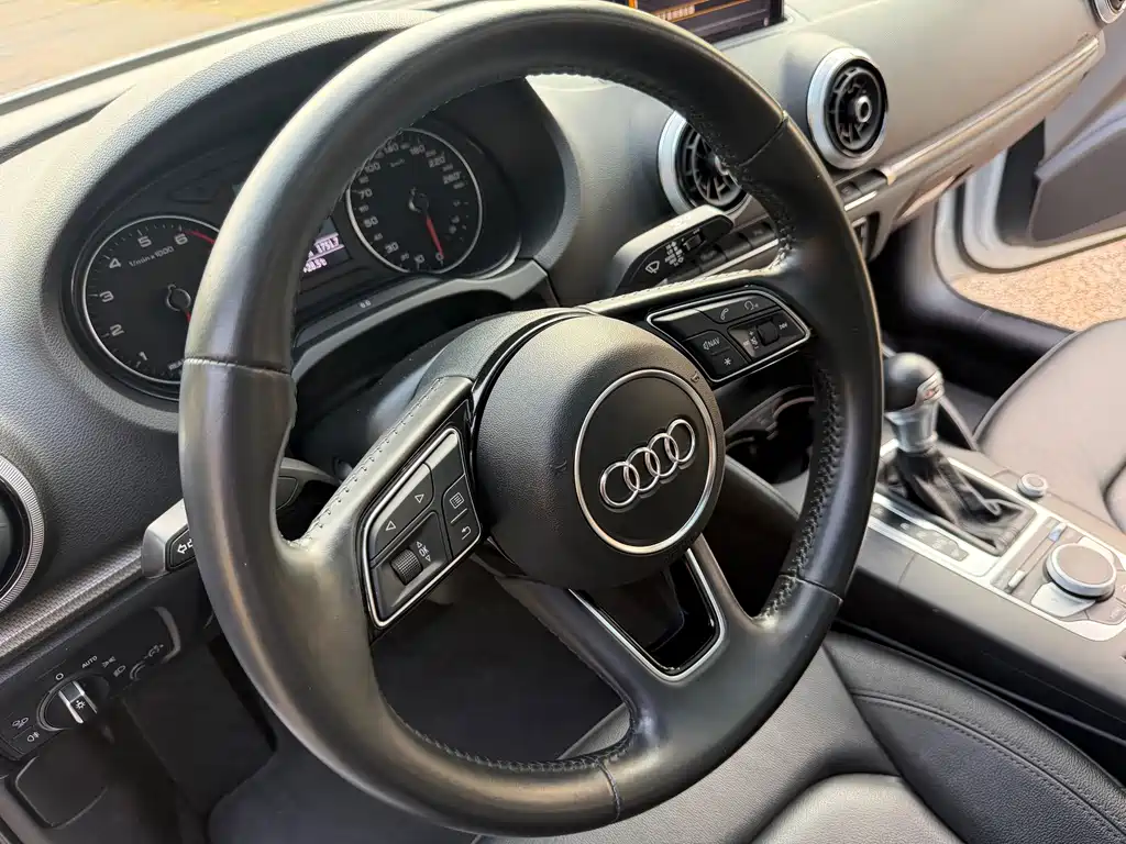 Audi A3 2018 — фото 13