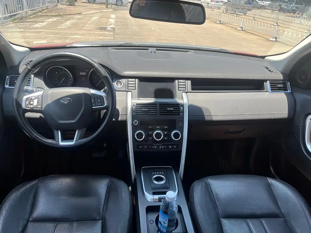 Land Rover Discovery Sport 2017 — фото 8