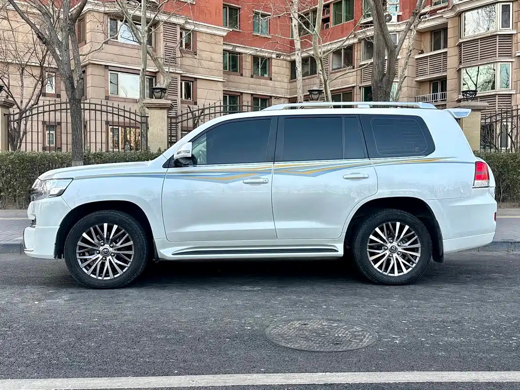 Toyota Land Cruiser 2016 — фото 14