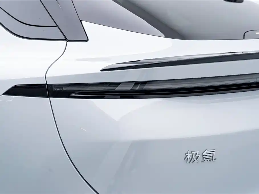 Zeekr 007 GT 2025 — фото 13