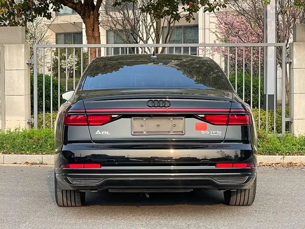 Audi A8 2021 — фото 4