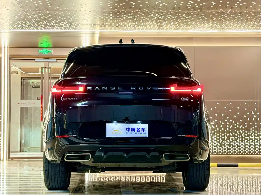 Land Rover Range Rover Sport 2023 — фото 31