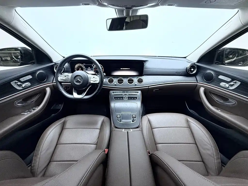 Mercedes-Benz E-Class 2020 — фото 19