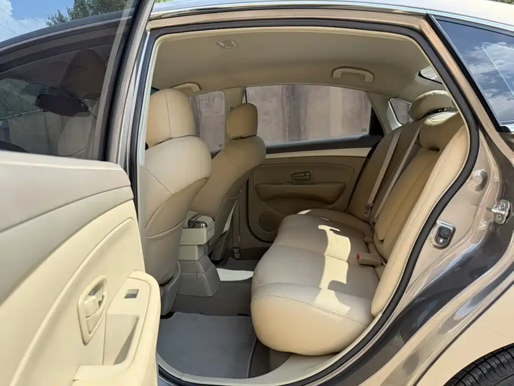 Nissan Sylphy 2015 — фото 18