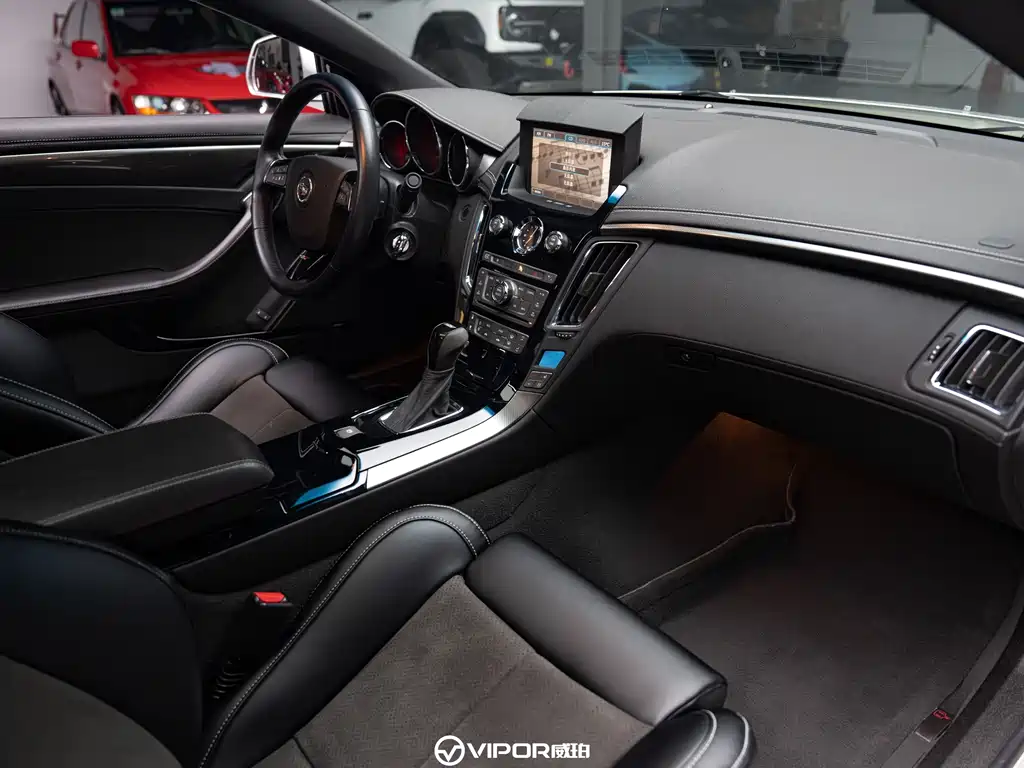 Cadillac CTS 2015 — фото 11