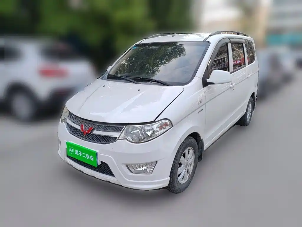Wuling Hongguang 2018 — фото 1