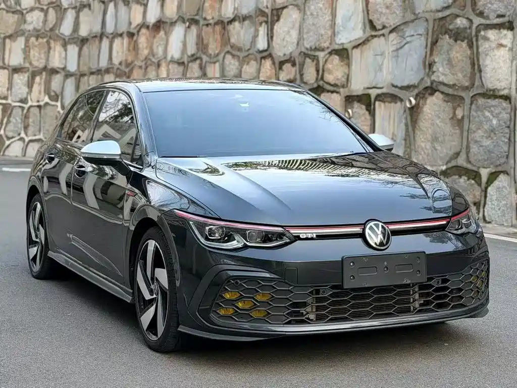 Volkswagen Golf GTI 2022 — фото 3