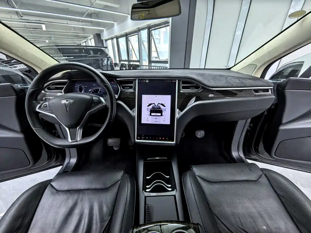 Tesla Model X 2017 — фото 8