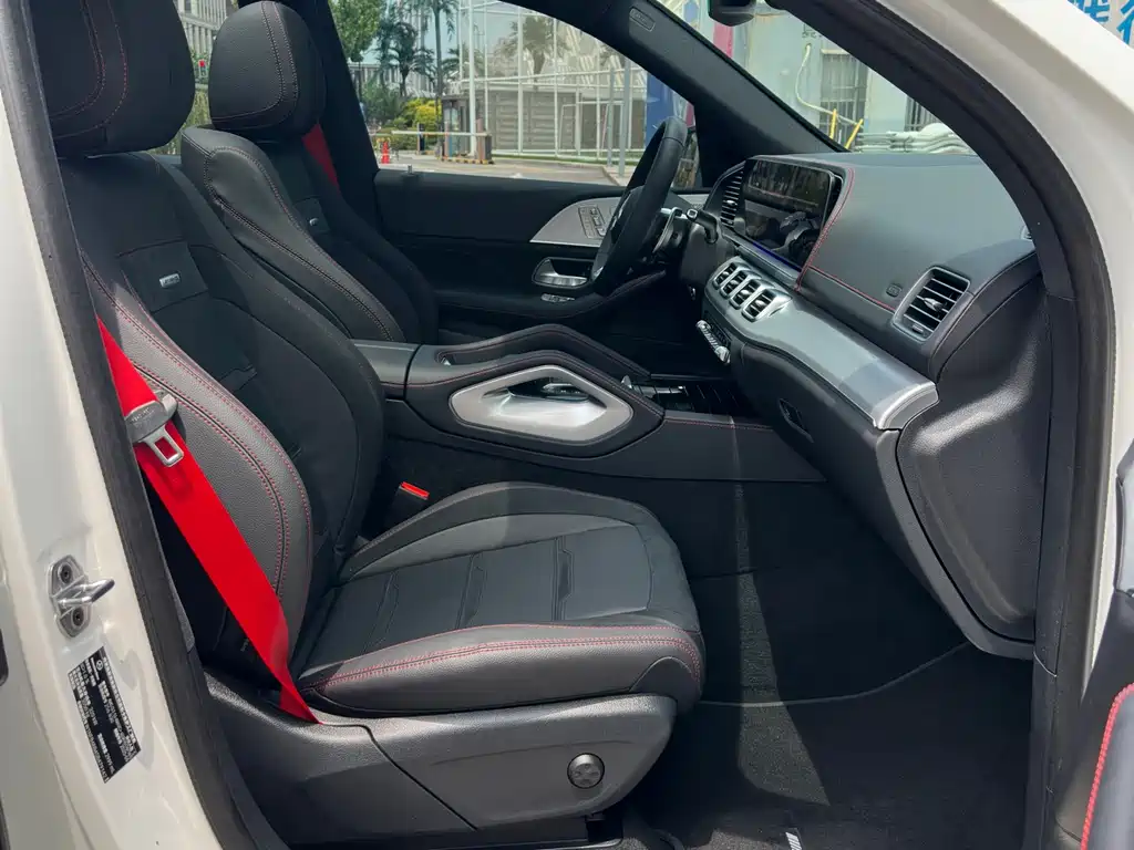 Mercedes-Benz GLE AMG 2026 — фото 13