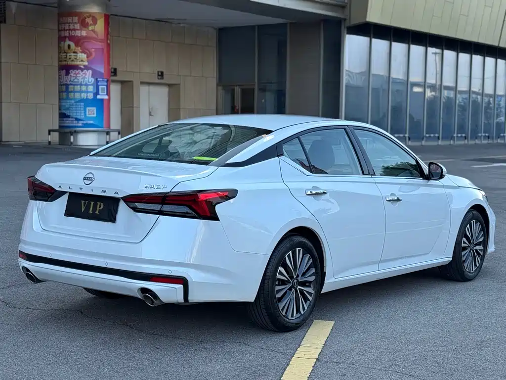 Nissan Teana 2024
