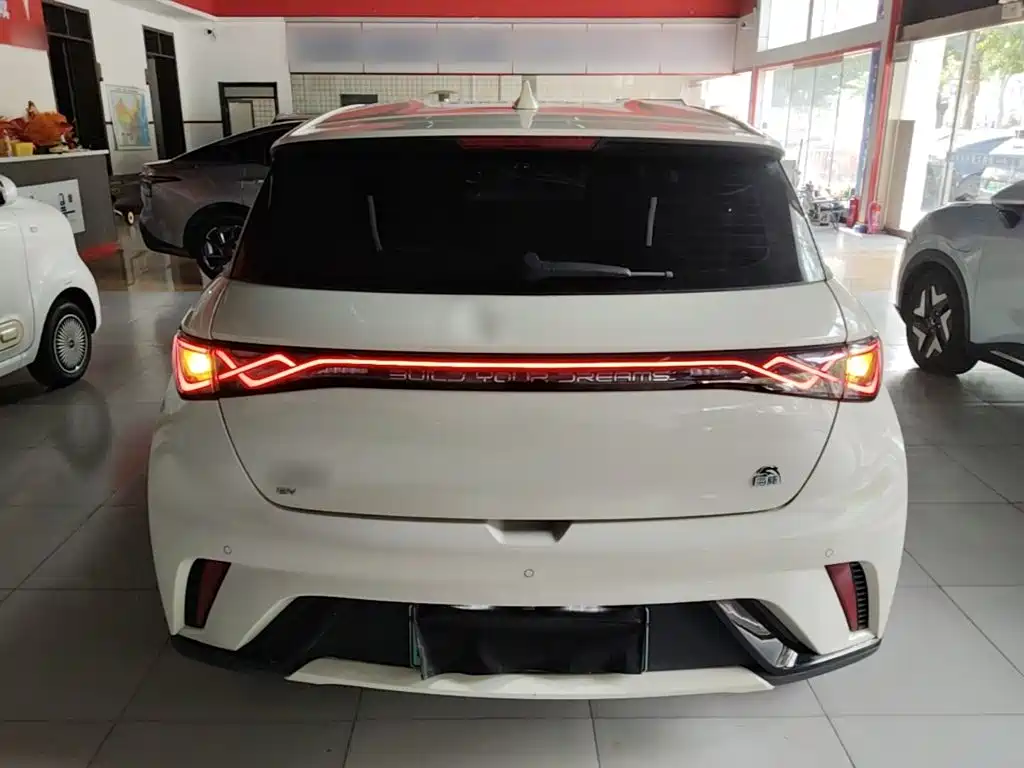BYD Dolphin 2023