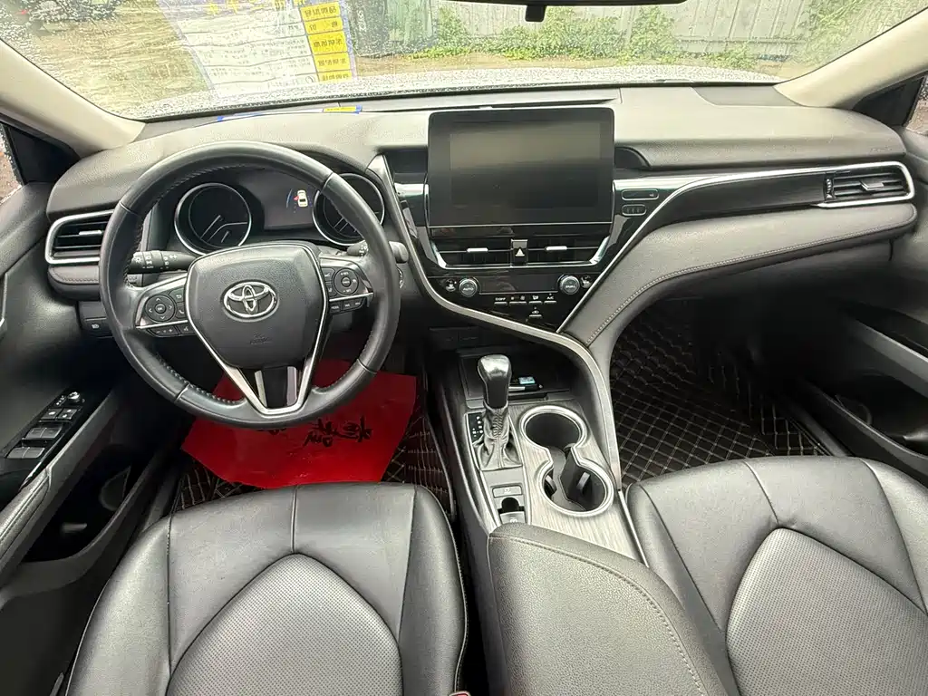 Toyota Camry 2021 — фото 12