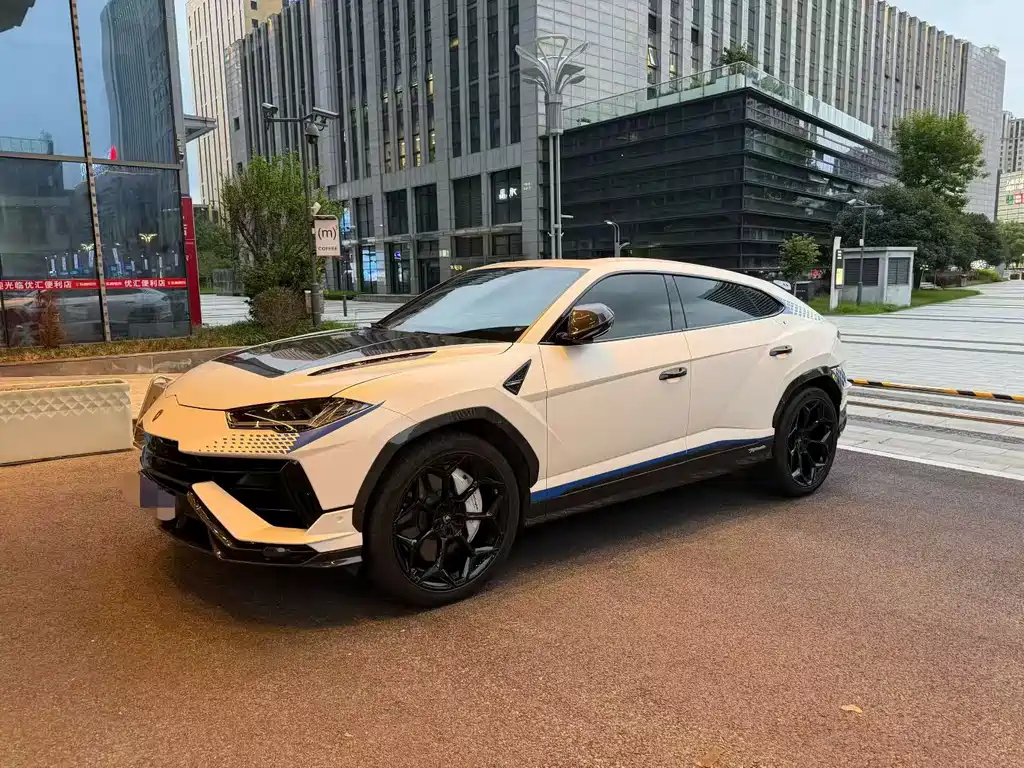 Lamborghini Urus 2019 — фото 1