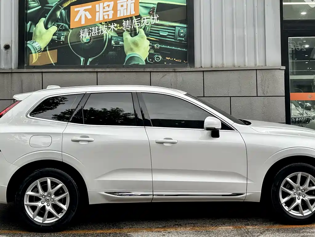 Volvo XC60 2021 — фото 4
