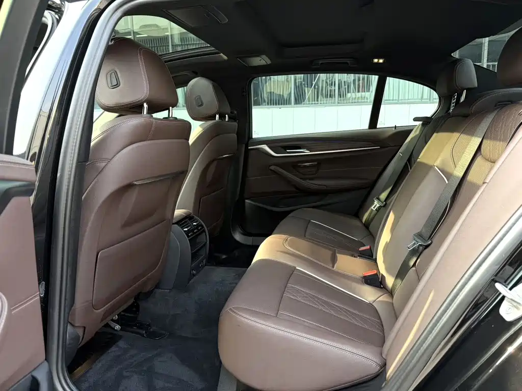 BMW 5 Series 2021